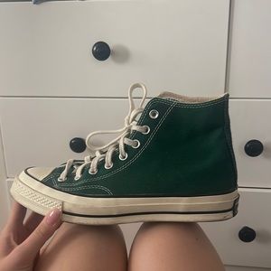 chuck taylor LE urban outfitters